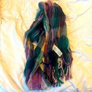 Plaid scarf with fringed ends